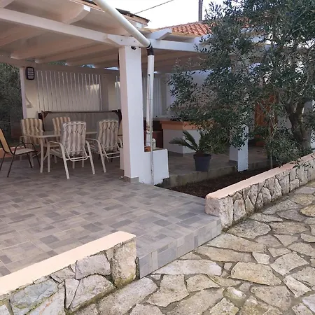 Mediteranski Raj Na Otoku Sestrunju Nyaraló
